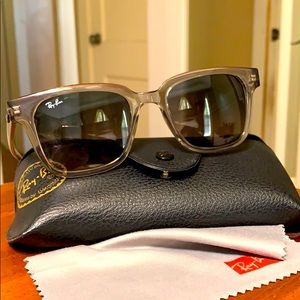 Ray Ban sunglasses with case/cleaning cloth
